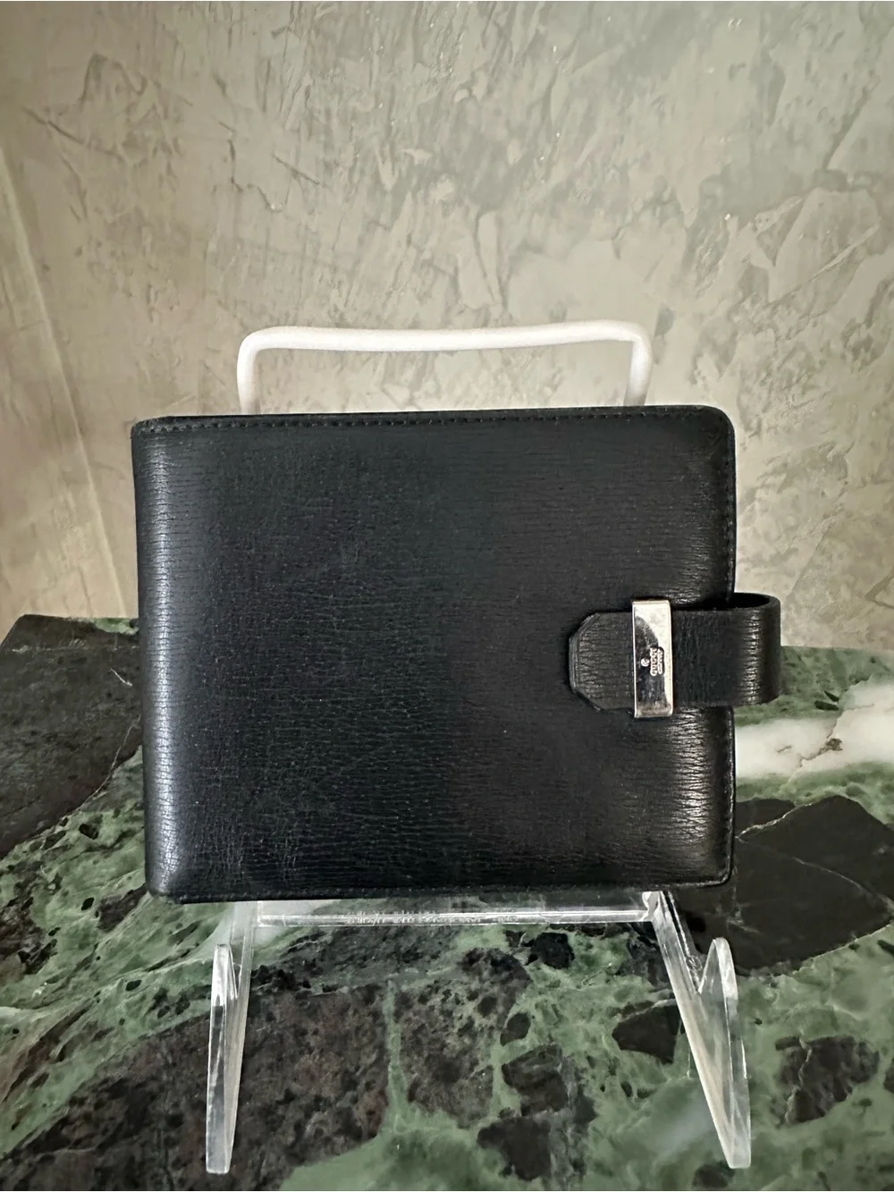 GUCCI Black Leather Bifold Wallet with Silver Clasp